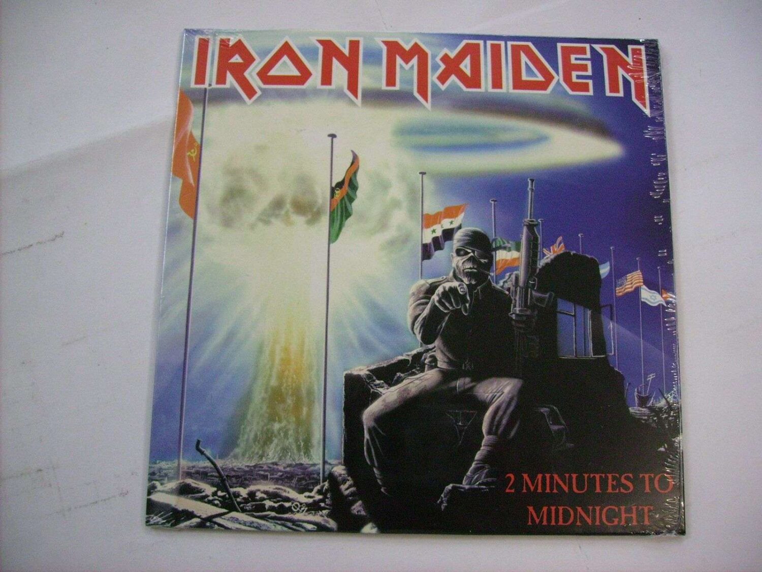 2 minutes to midnight / Rainbow's gold (RE)