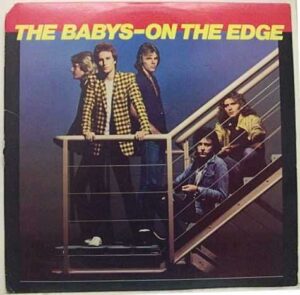 On the edge (cut-out sleeve)