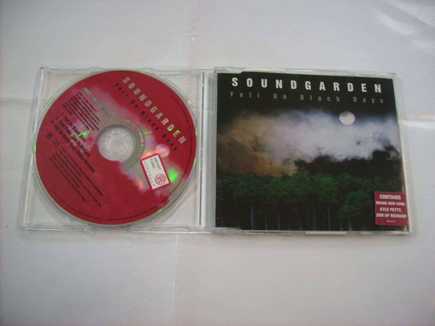 Fell on black days - 3 tr.