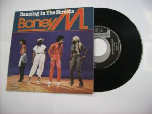 Dancing in the streets / Motherless child