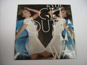 Get outta my way - 2 tr.