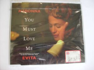 You must love me - 3 tr.