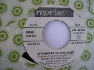 Strangers in the night / Oh you crazy moon (Juke box edition)