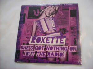 She's got nothing on - 2 tr.