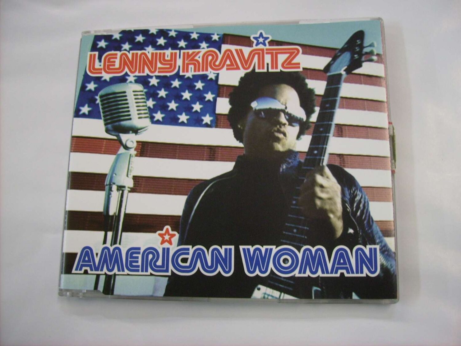 American woman - 4 tr.