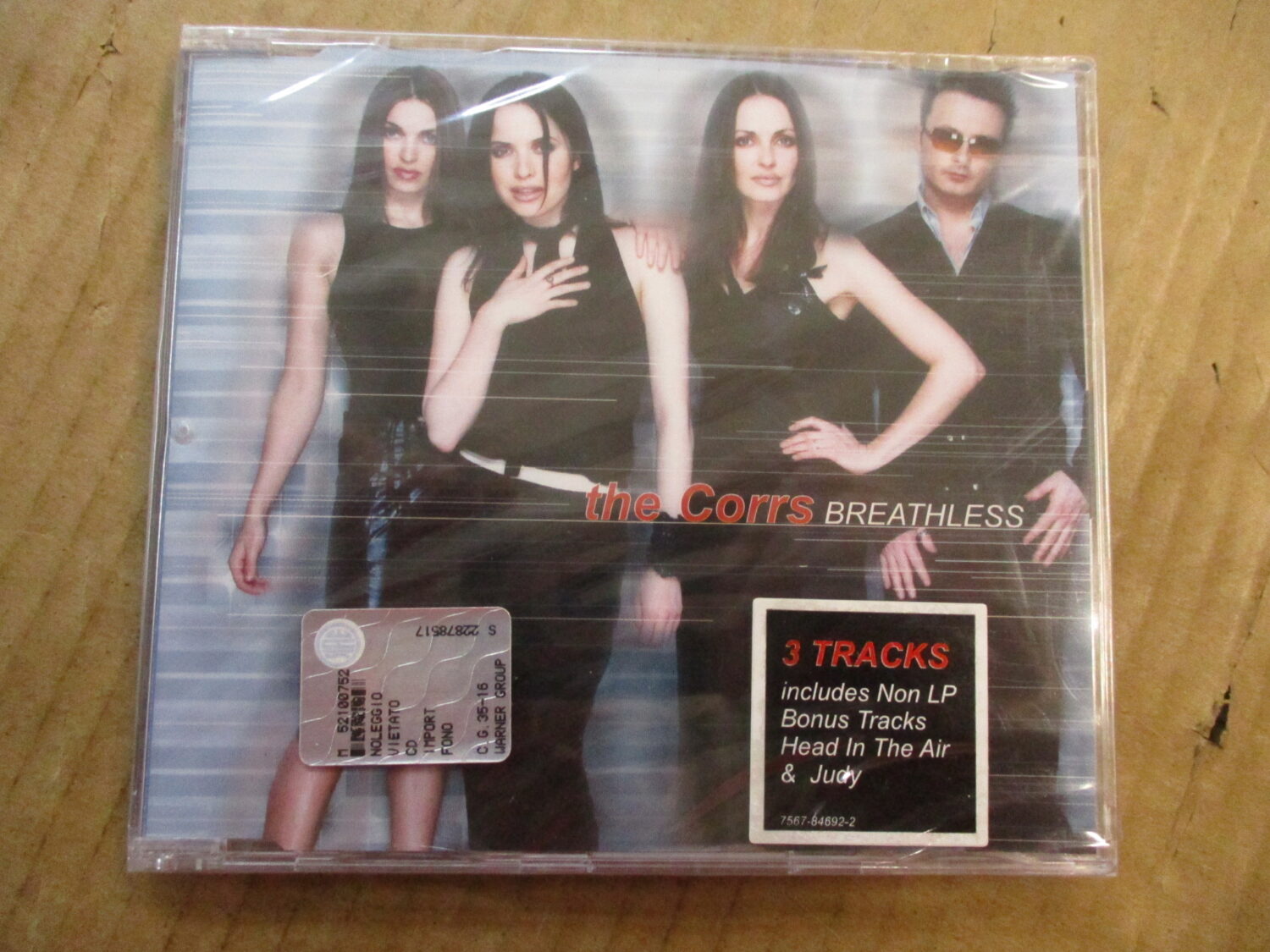 Breathless - 3 tr.