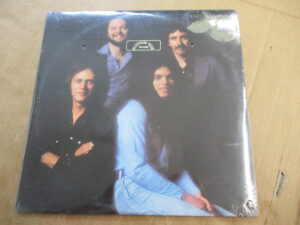 Head over heels (cut-out sleeve)