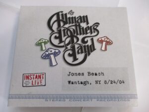 Jones Beach Wantagh, NY 8/24/04 (3CD)