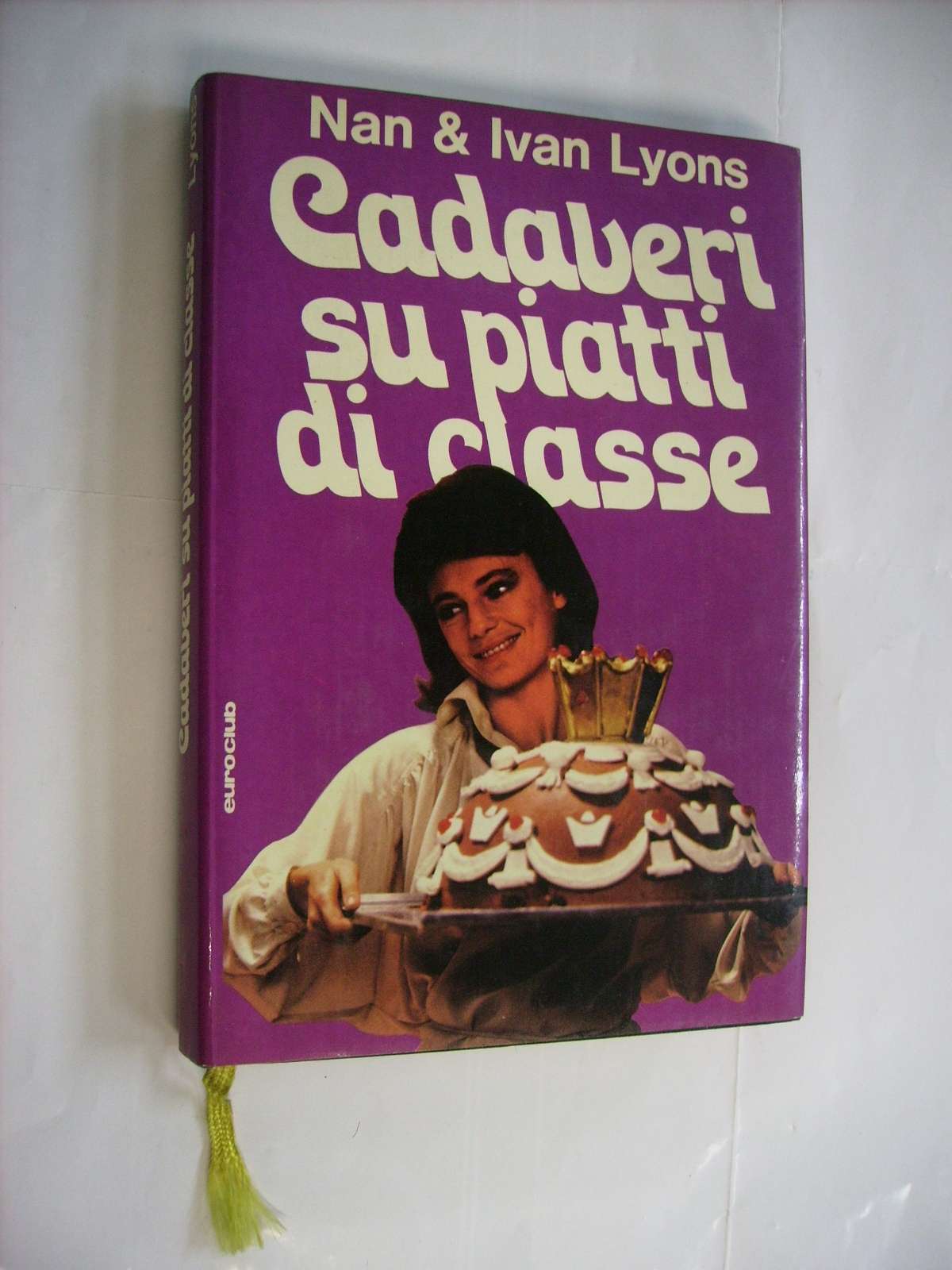Cadaveri su piatti di classe