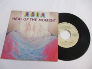Heat of the moment/Ride Easy