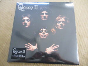Queen II (RE)