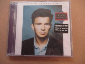 Hold me in your arms (2CD)